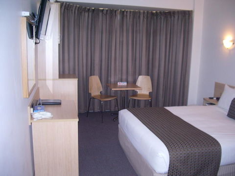 Aviators Lodge - Accommodation Main Beach 44