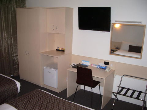 Aviators Lodge - Accommodation Main Beach 24