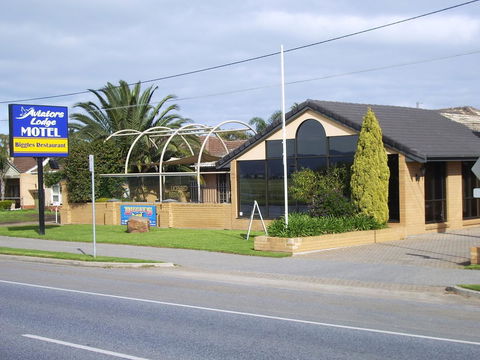 Aviators Lodge - Accommodation Main Beach 13