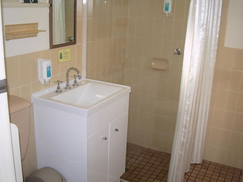 Aviators Lodge - Accommodation Main Beach 14
