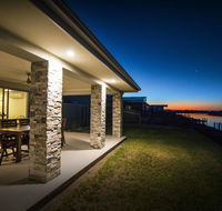 Brock's Base - Accommodation Main Beach