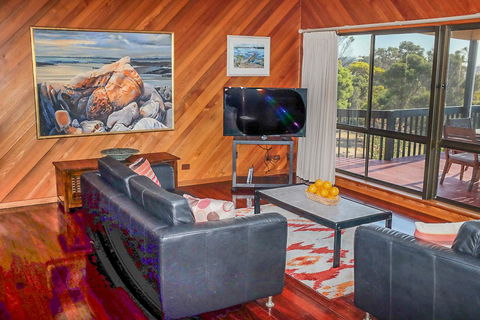 Seacroft - Accommodation Main Beach 6