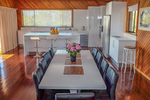 Seacroft - Accommodation Main Beach 4