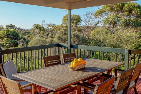 Seacroft - Accommodation Main Beach 20