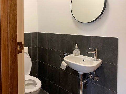 Seacroft - Accommodation Main Beach 15