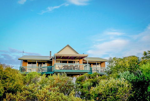 Seacroft - Accommodation Main Beach 0