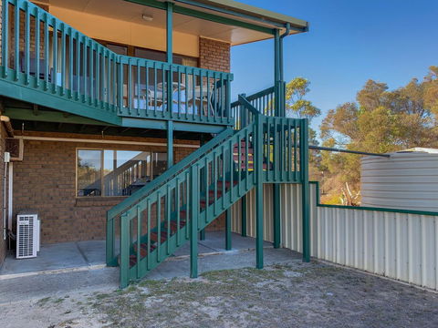 Seacroft - Accommodation Main Beach 28