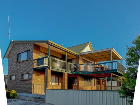 Seacroft - Accommodation Main Beach 27