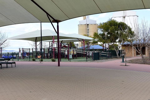 Travelway Motel - Accommodation Main Beach 28