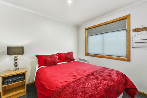 City Four Apartment - Accommodation Main Beach 5