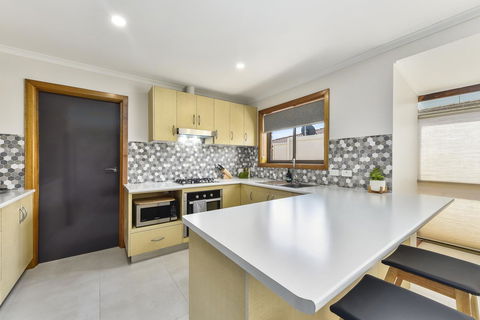 City Four Apartment - Accommodation Main Beach 1