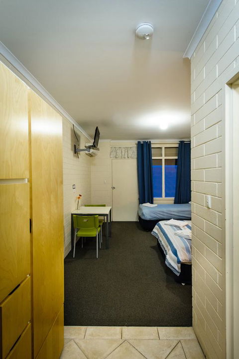 The Anglers Inn - Accommodation Main Beach 10