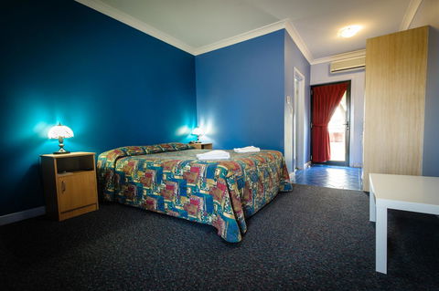 The Anglers Inn - Accommodation Main Beach 6