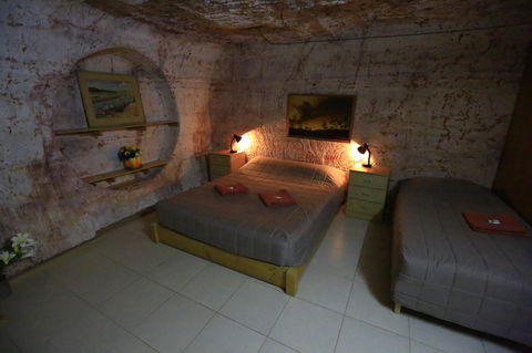 Venushill B+B - Accommodation Main Beach 11
