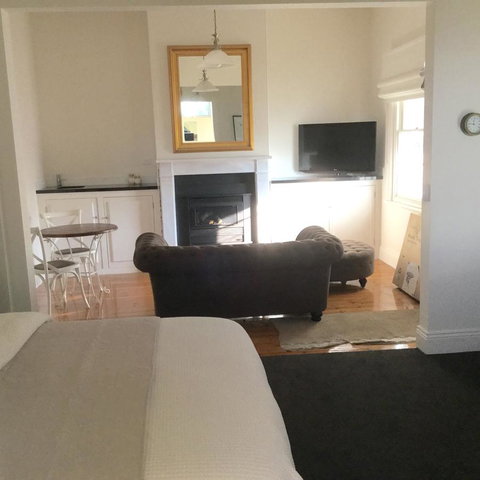 Railway Cottage In Beachport - Accommodation Main Beach 15