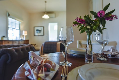 Railway Cottage In Beachport - Accommodation Main Beach 5