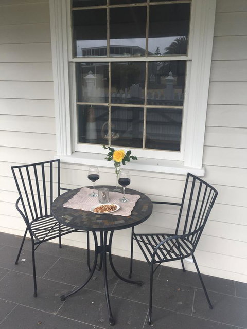 Railway Cottage In Beachport - Accommodation Main Beach 21