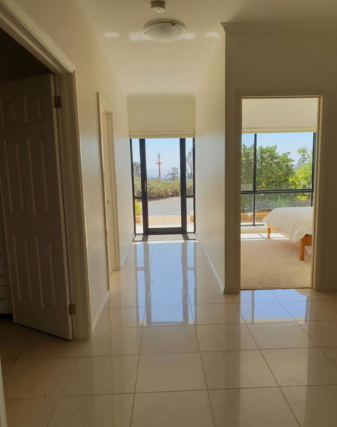 South Shores - Accommodation Main Beach 7