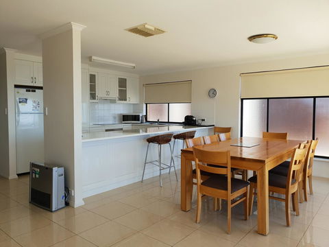 South Shores - Accommodation Main Beach 8