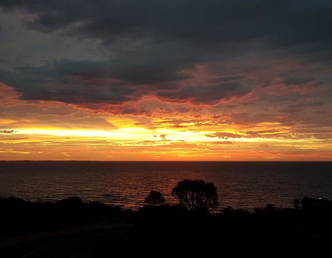 South Shores - Accommodation Main Beach 0