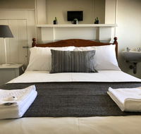 Cornwall Hotel - Accommodation Main Beach