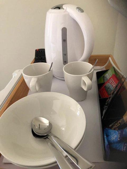 Cornwall Hotel - Accommodation Main Beach 3