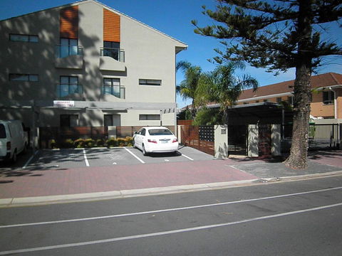 Marco Polo Apartments - Accommodation Main Beach 0