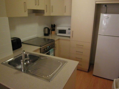 Marco Polo Apartments - Accommodation Main Beach 2