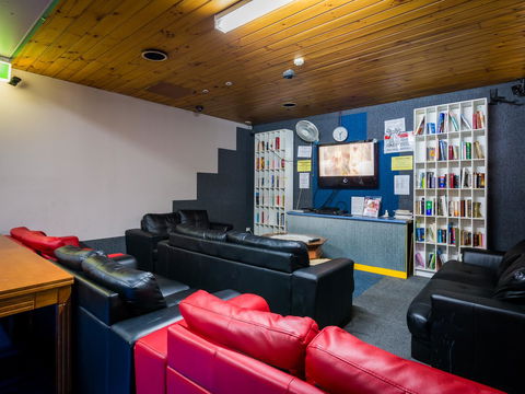 Blue Galah International Backpackers Hostel - Accommodation Main Beach 5