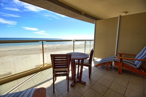 Pier 216 - Accommodation Main Beach 12