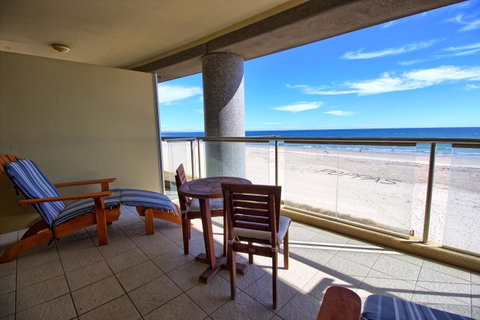 Pier 216 - Accommodation Main Beach 11