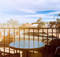Desert Cave Hotel - Accommodation Main Beach