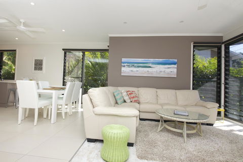 Boom 6 Boomerang Beach - Accommodation Main Beach 1