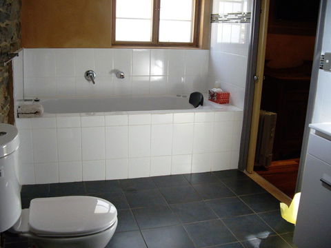 1860 Wine Country Cottages - Accommodation Main Beach 18