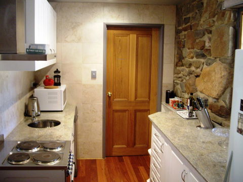 1860 Wine Country Cottages - Accommodation Main Beach 13