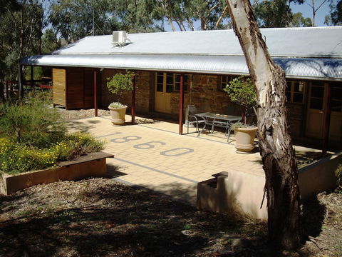 1860 Wine Country Cottages - Accommodation Main Beach 5