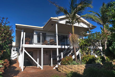 The Whitehouse - Accommodation Main Beach 0