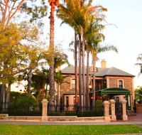 Grand Bluestone Mansion - Accommodation Main Beach