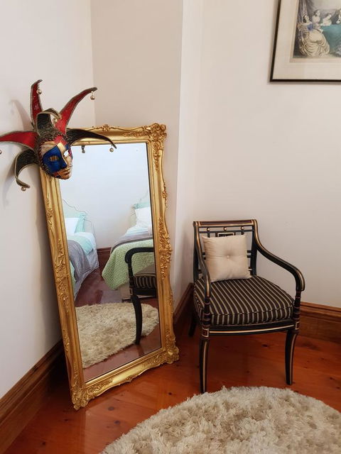 Grand Bluestone Mansion - Accommodation Main Beach 13
