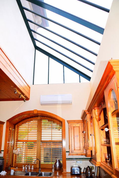 Grand Bluestone Mansion - Accommodation Main Beach 11