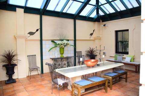 Grand Bluestone Mansion - Accommodation Main Beach 19