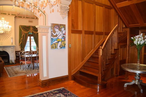 Grand Bluestone Mansion - Accommodation Main Beach 12