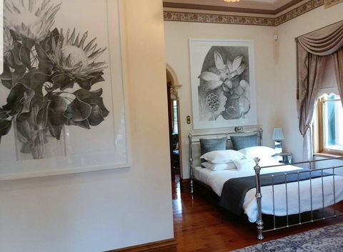 Grand Bluestone Mansion - Accommodation Main Beach 7
