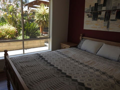 Sanctuary In The Valley - Accommodation Main Beach 14