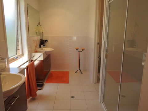 Sanctuary In The Valley - Accommodation Main Beach 24
