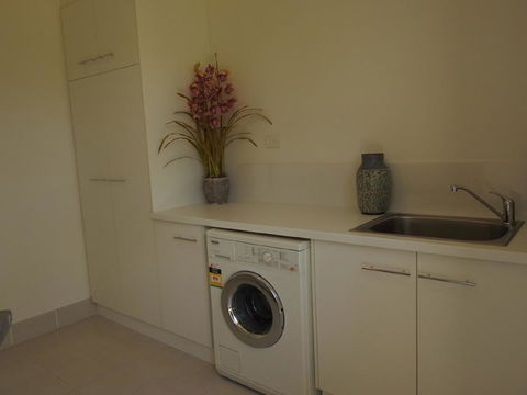 Sanctuary In The Valley - Accommodation Main Beach 22