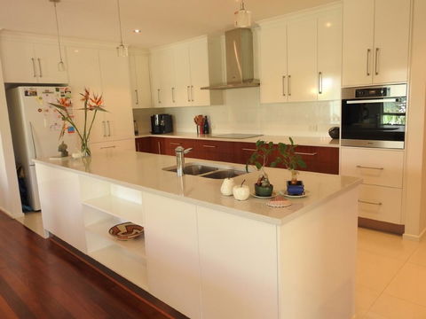 Sanctuary In The Valley - Accommodation Main Beach 10