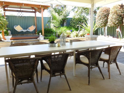 Sanctuary In The Valley - Accommodation Main Beach 7