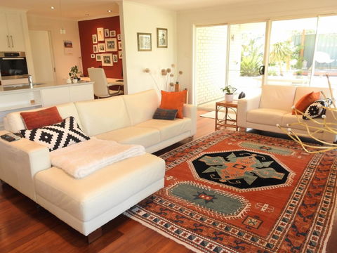 Sanctuary In The Valley - Accommodation Main Beach 0