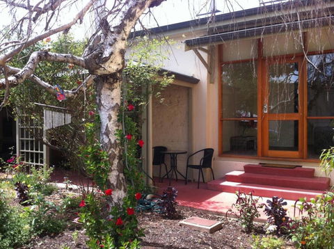 A Secret Garden - Accommodation Main Beach 0